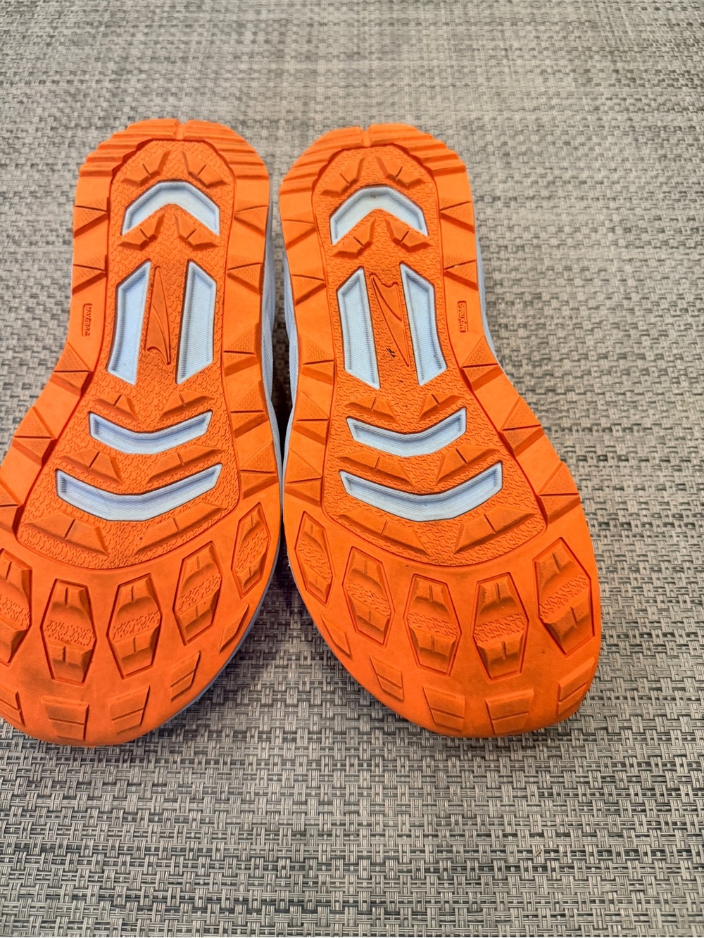 Altra Women's Superior 6 Trail Shoe - Picture 7 of 7